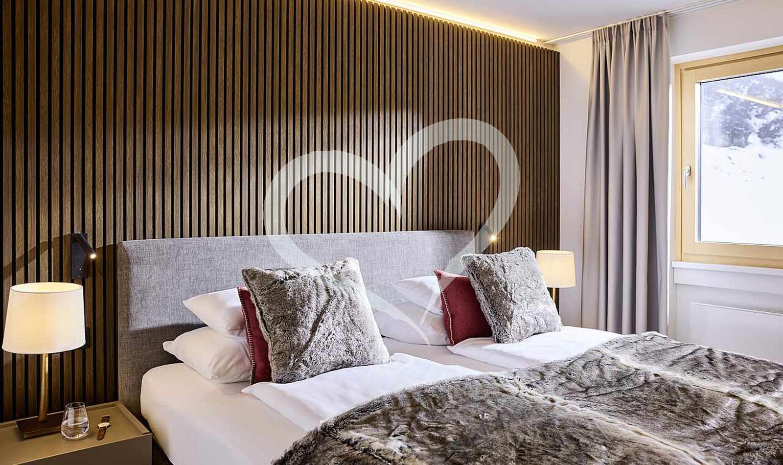 Double Room Economy