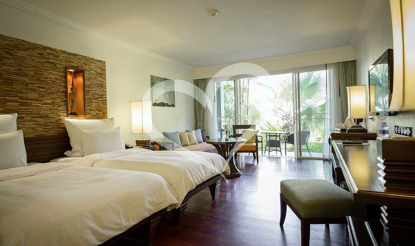Double Room Economy