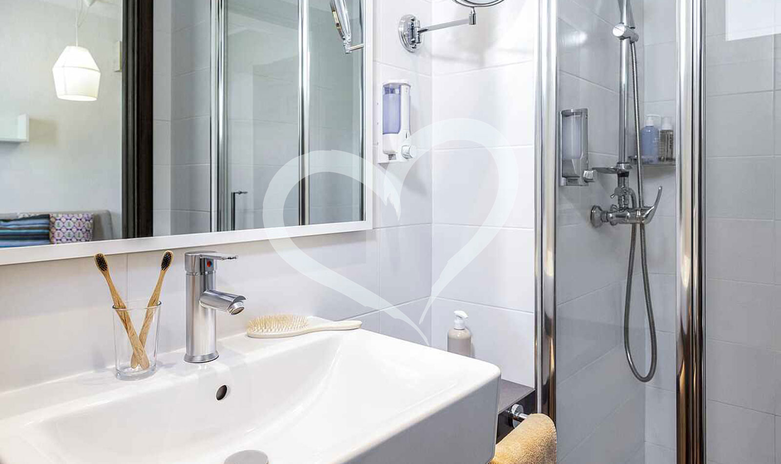 Double Room Economy