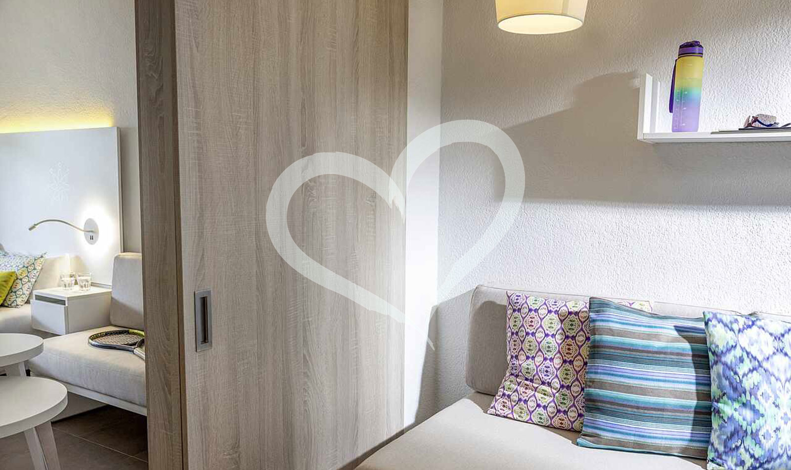 Double Room Economy