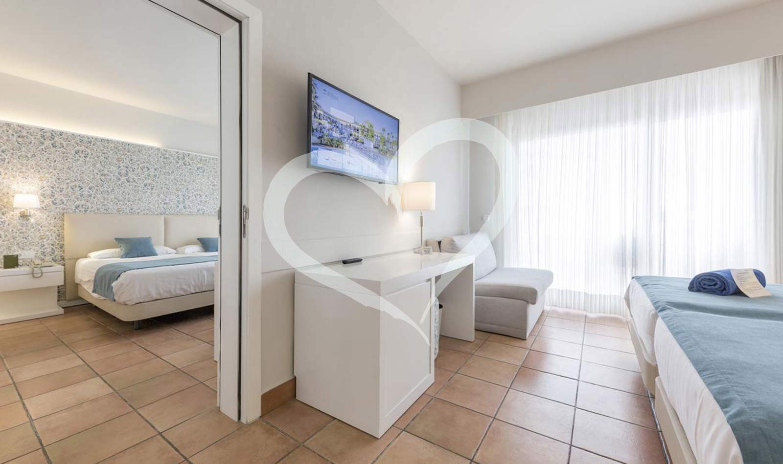 Familienzimmer mit Verbindungstür