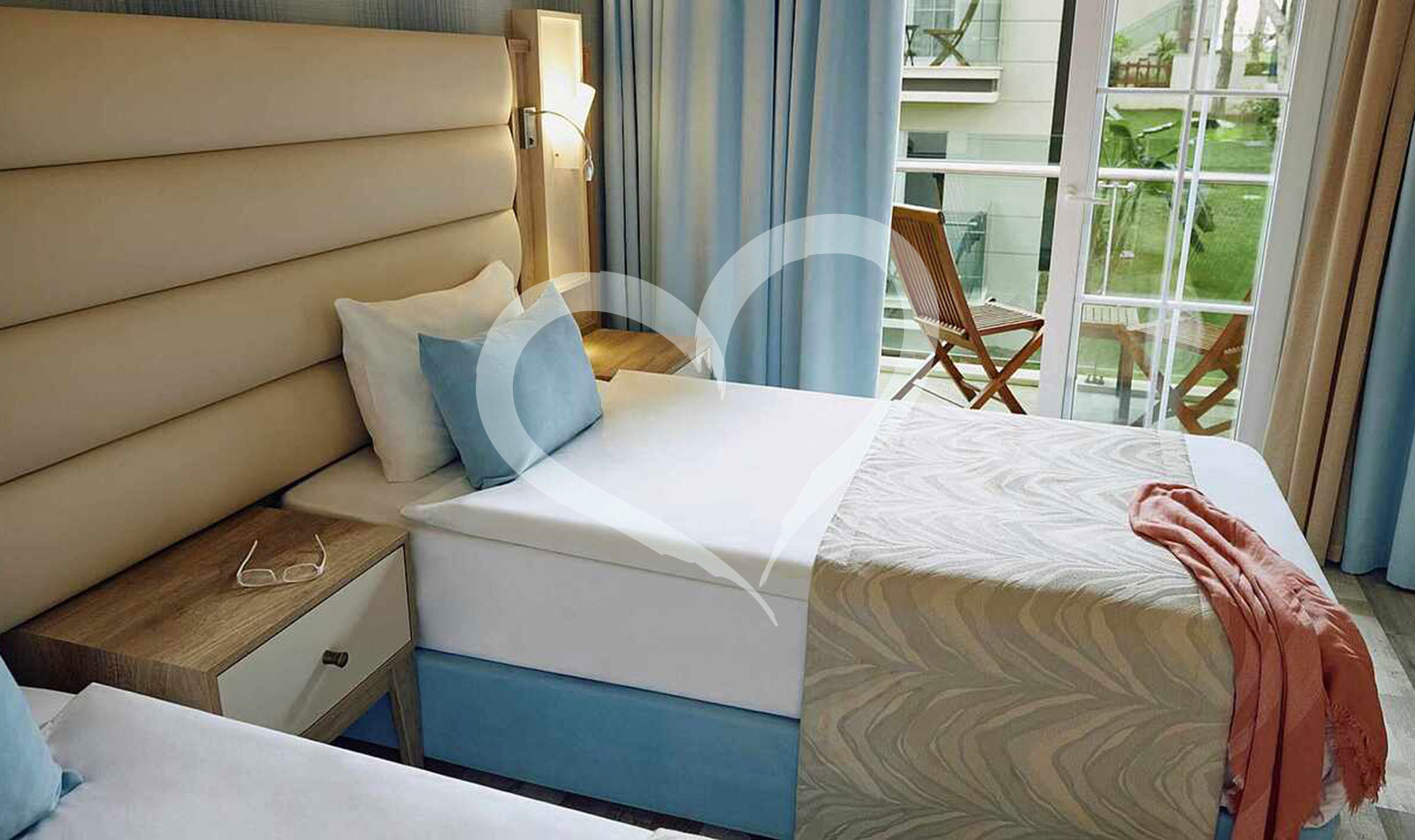 Double Room Economy