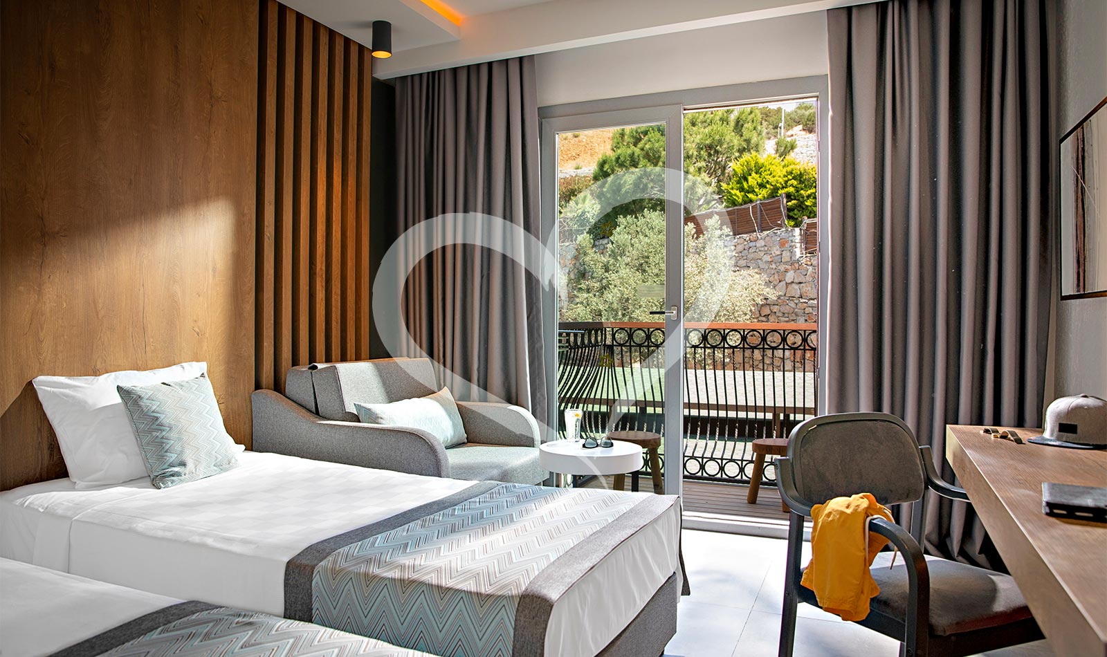 Double Room Economy
