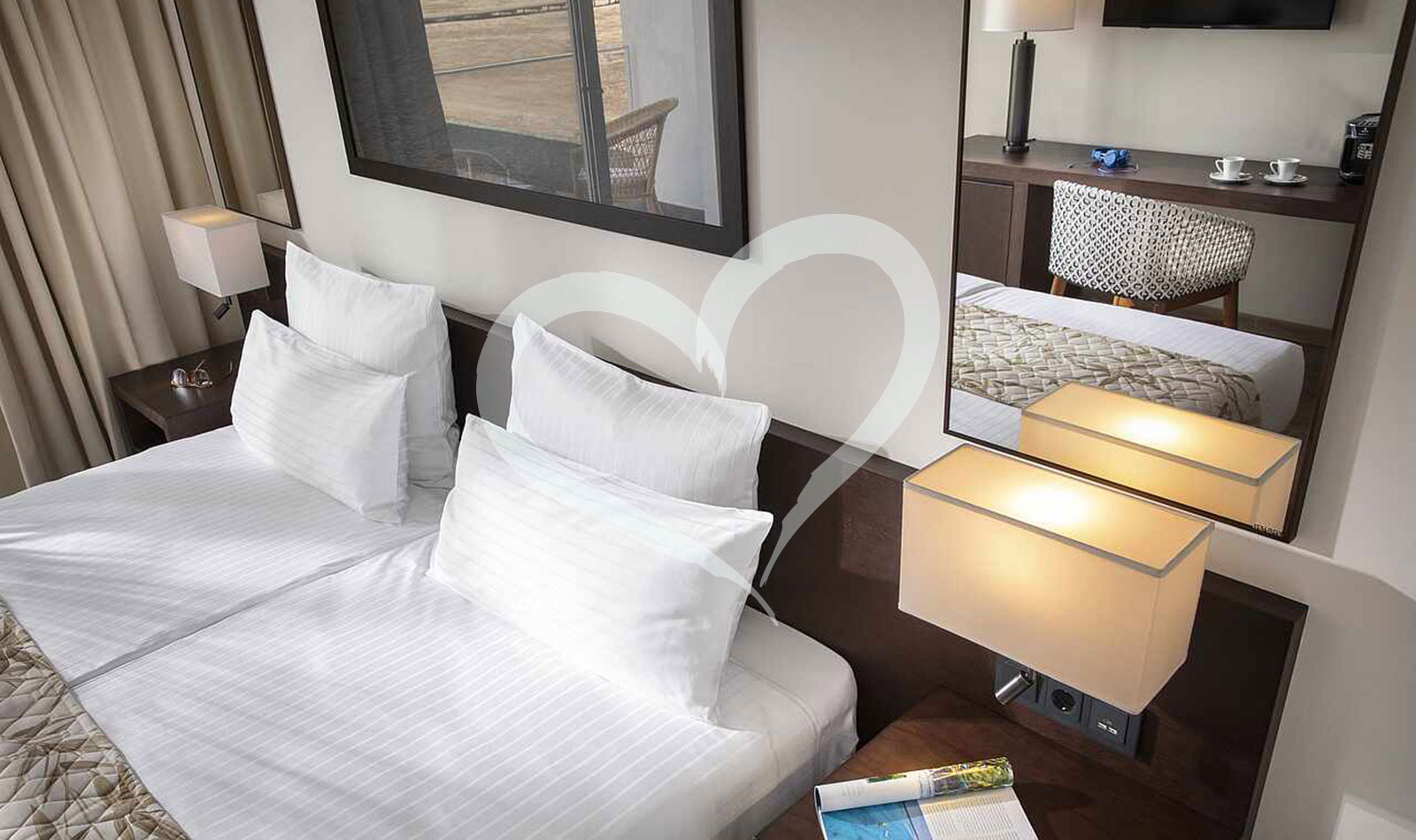 Double Room Economy