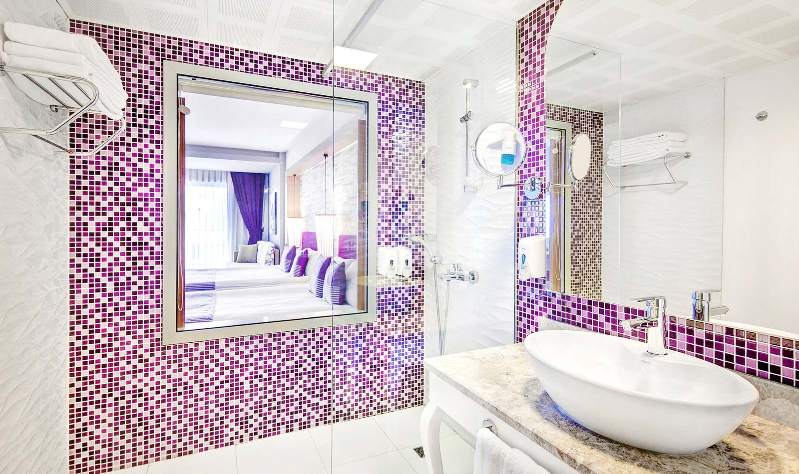 Double Room Economy