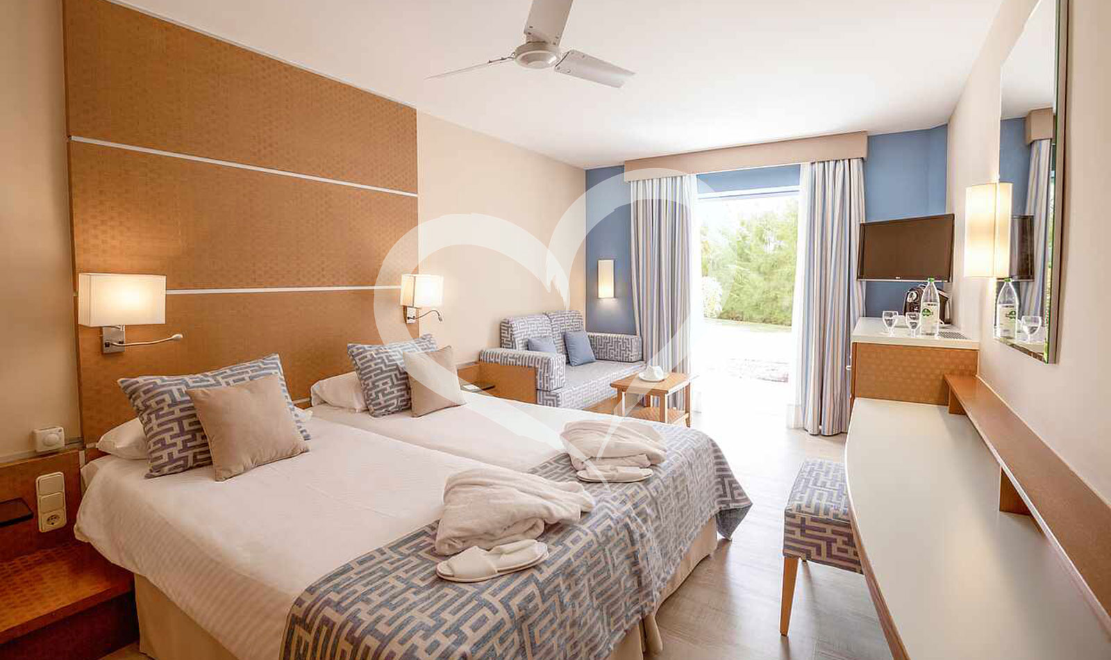 Double Room Roomhopper