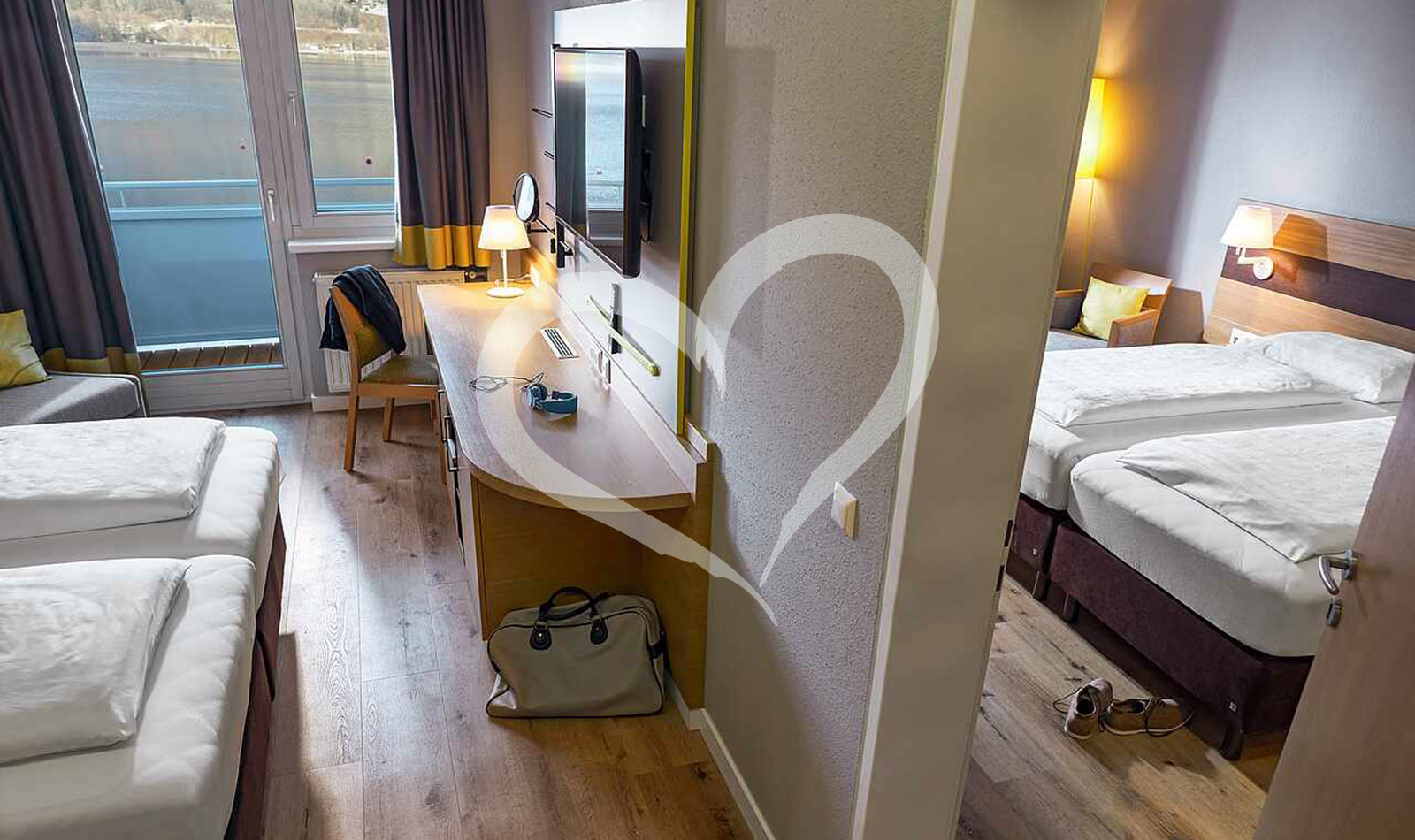 Family Double Room Superior Lake View Connecting Door