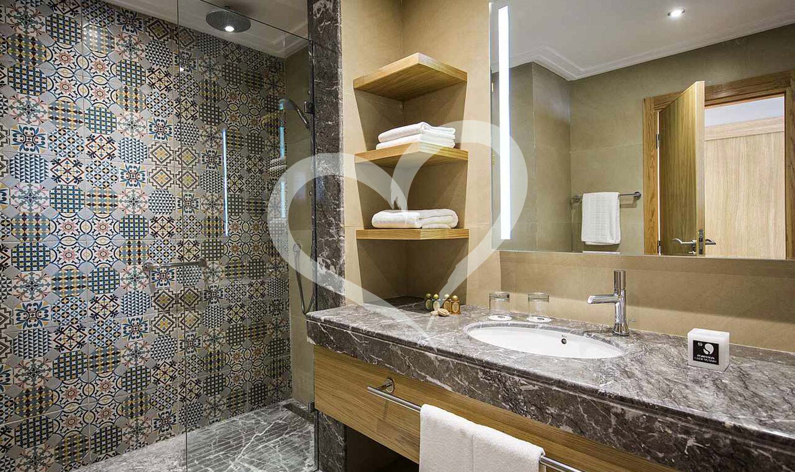 Double Room Roomhopper