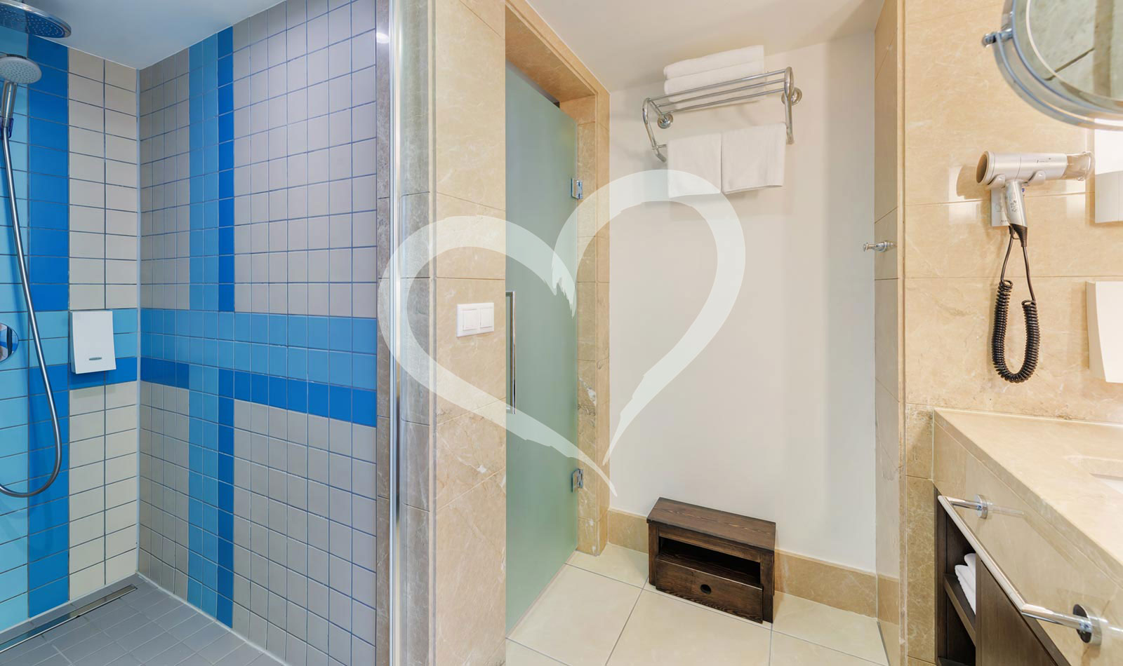 Family Double Room Connecting Door