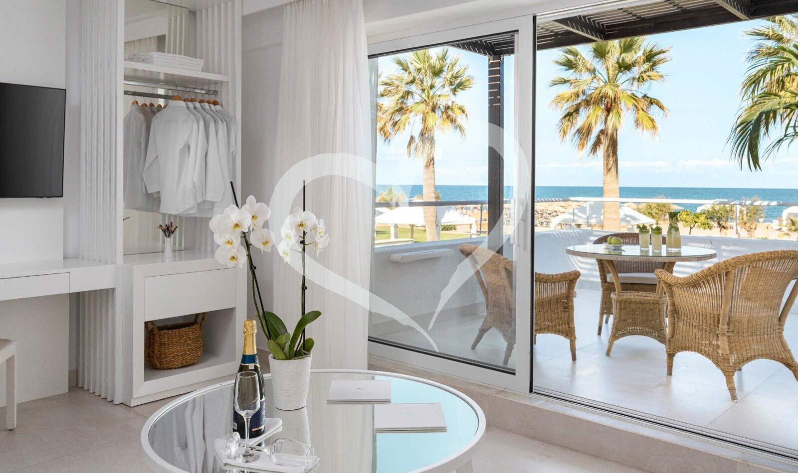 FAMILY SUITE SEA FRONT