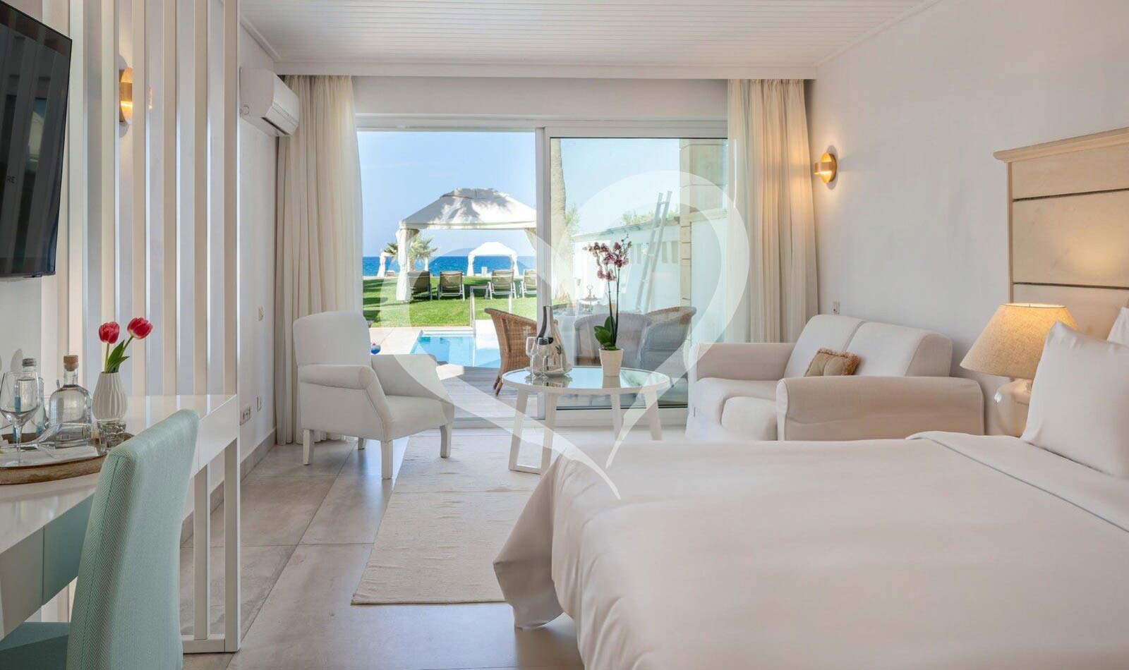 JUNIOR SUITE SEA FRONT PRIVATE POOL