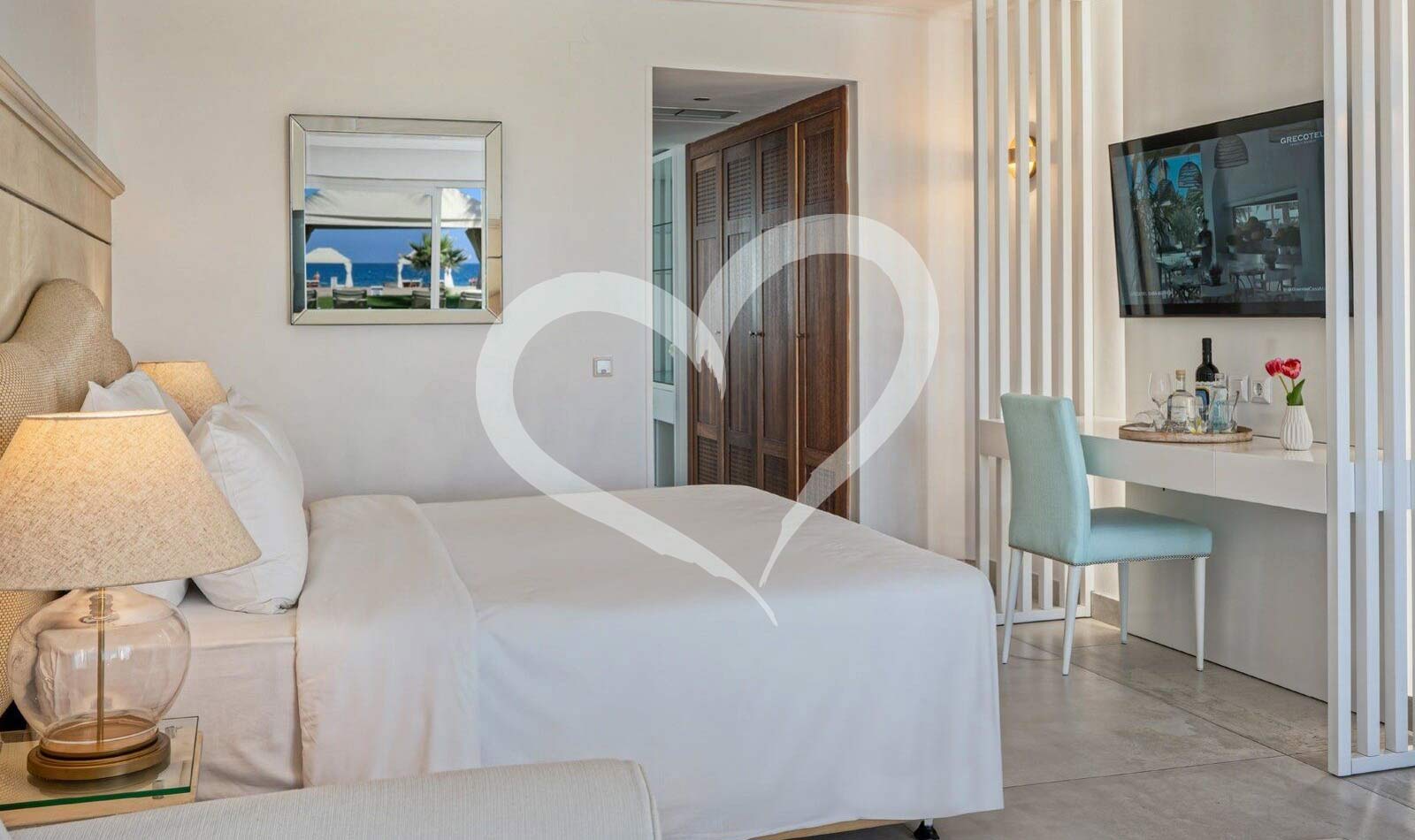 JUNIOR SUITE SEA FRONT PRIVATE POOL