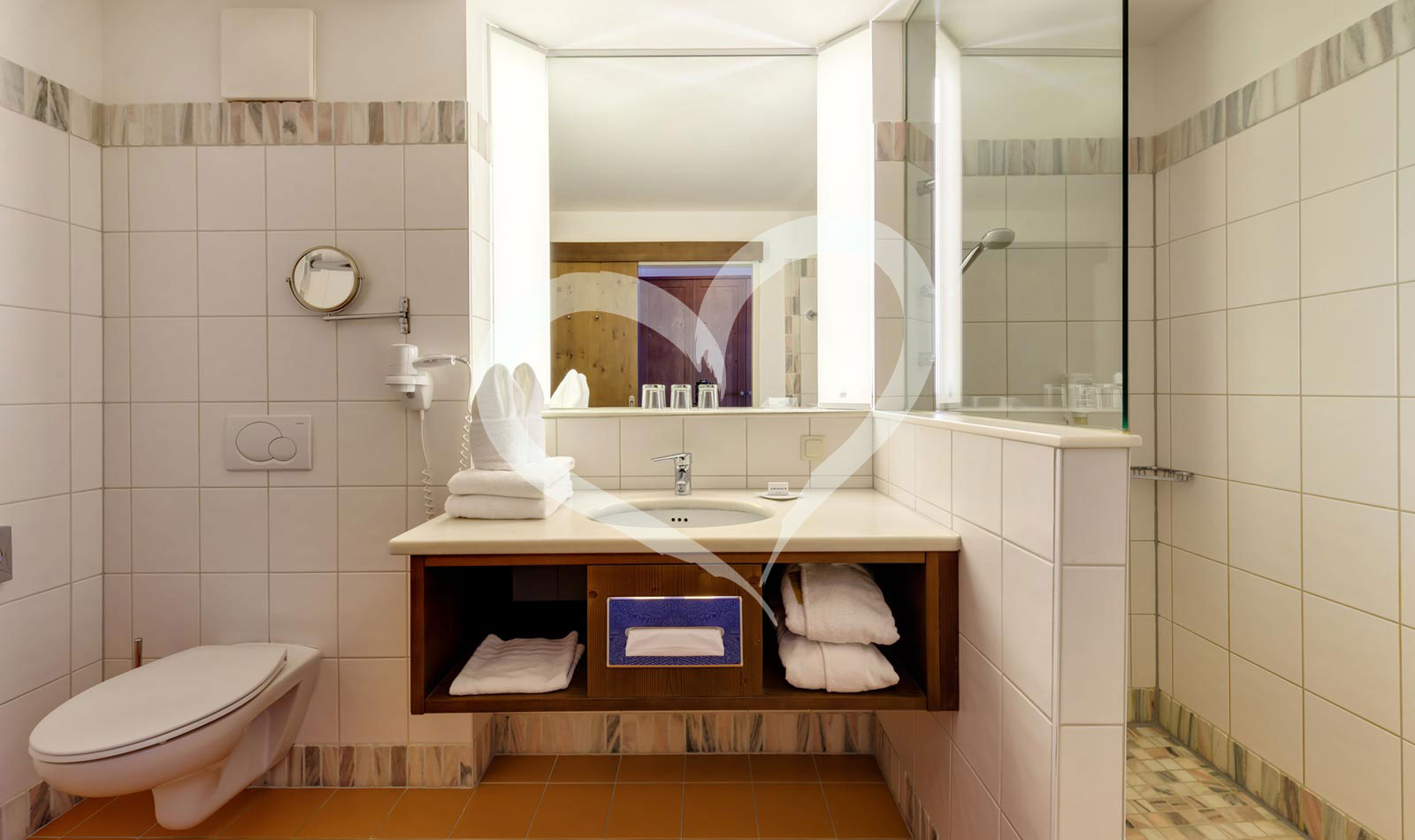 Double Room Economy