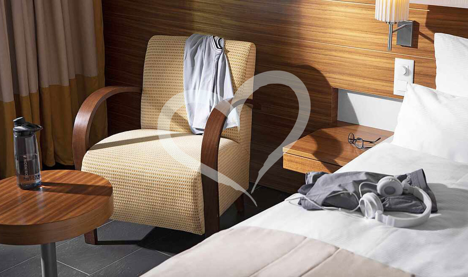 Double Room Economy