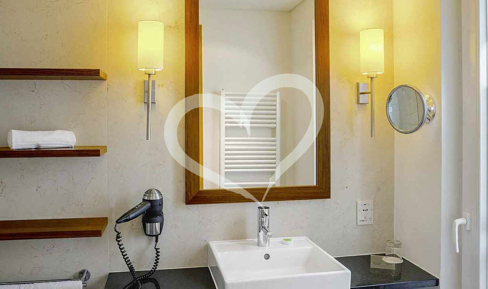 Double Room Economy