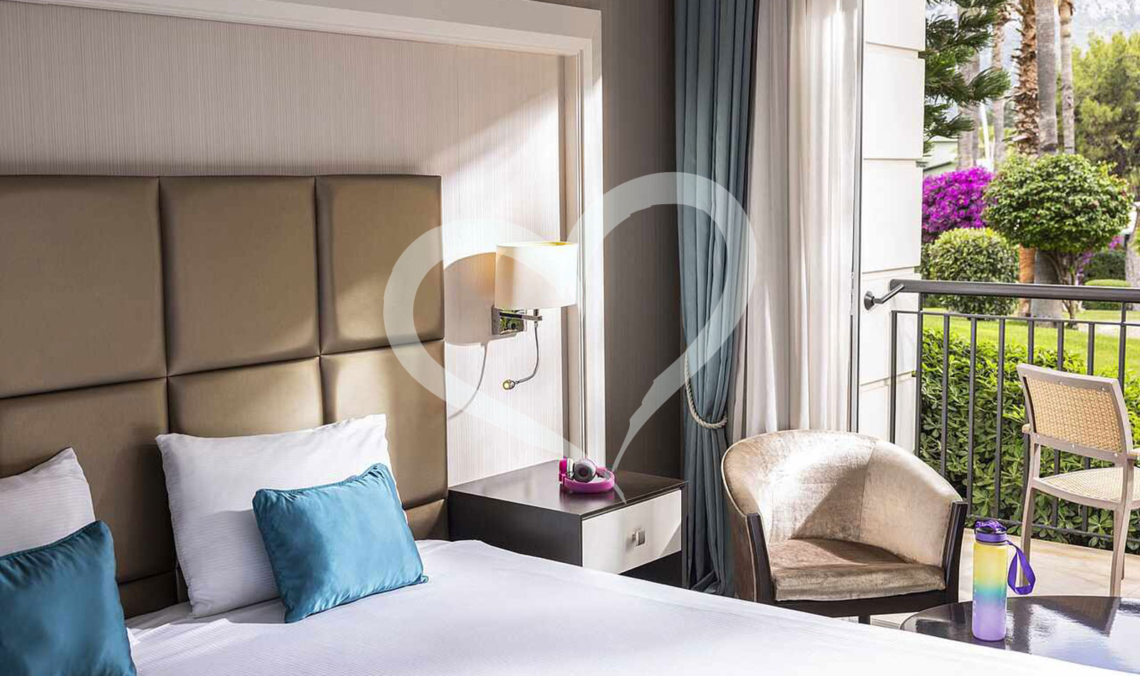 Double Room Economy