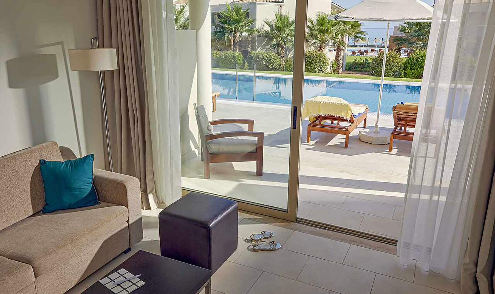 Double Room Deluxe Sharing Pool