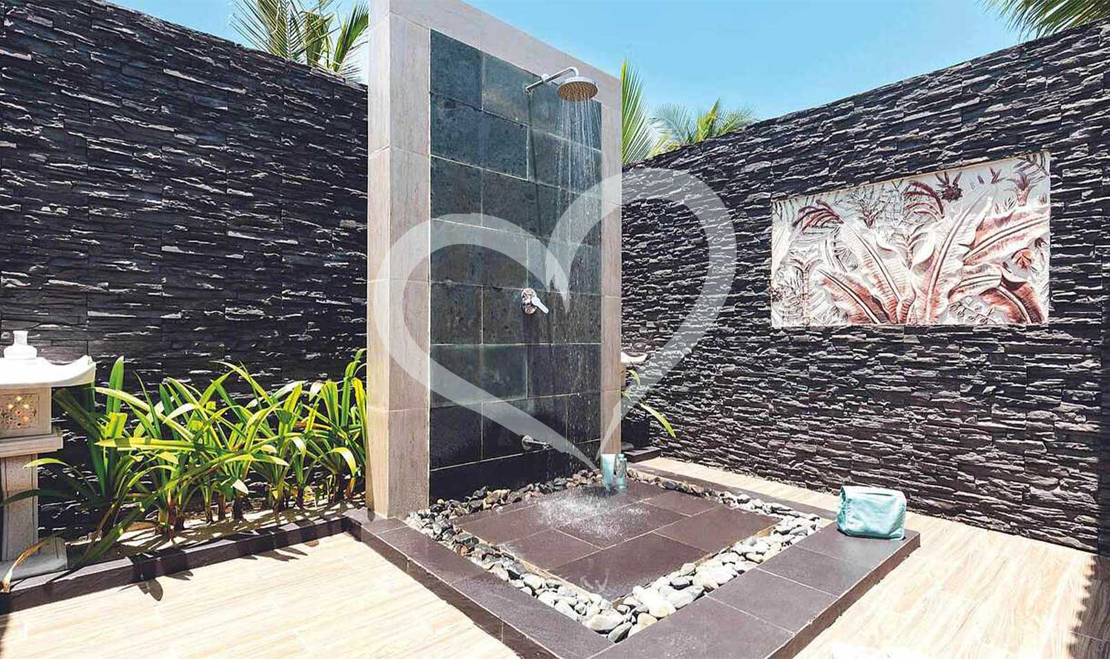 One Bedroom Ocean Front Pool Villa