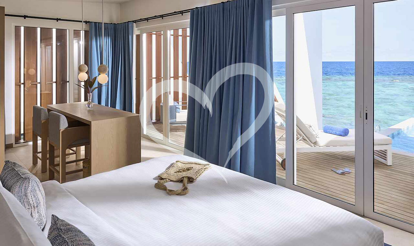 Exclusive Reef Water Villa Pool