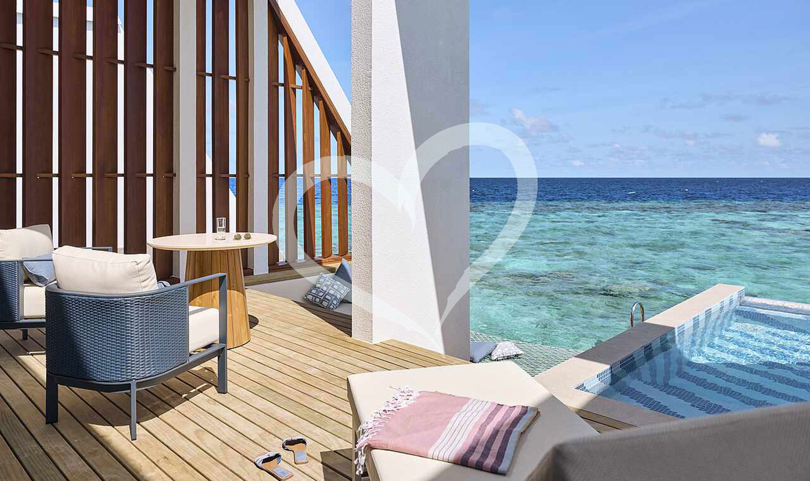 Exclusive Reef Water Villa Pool