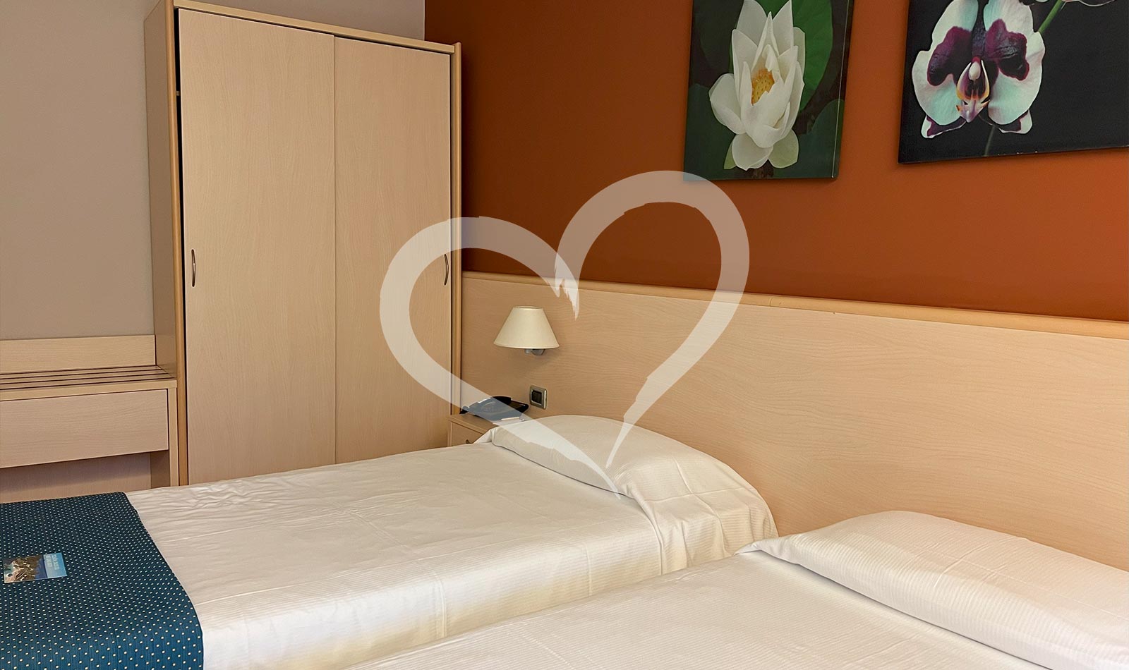 Doppelzimmer Landseite (2026 renoviert)