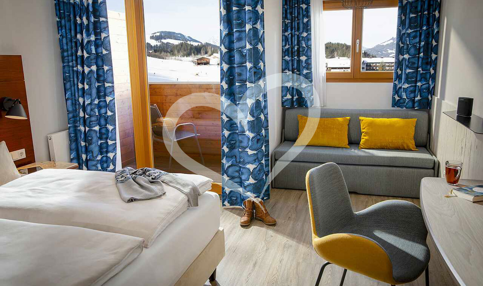 Double Room Economy