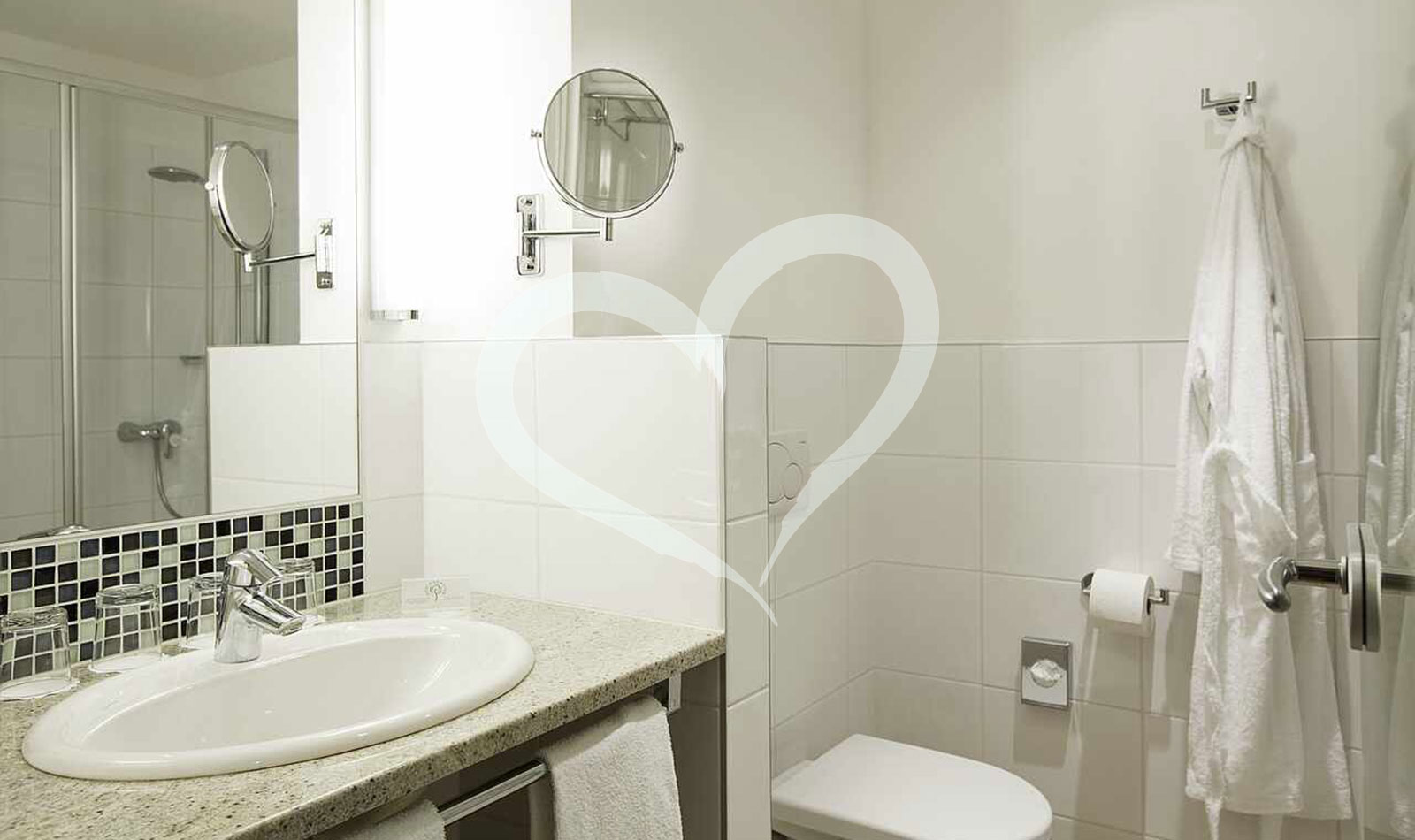 Family Room Classic Lake View Forfould Use