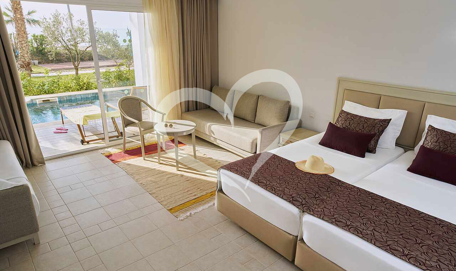 Double Room Superior Swim-Up