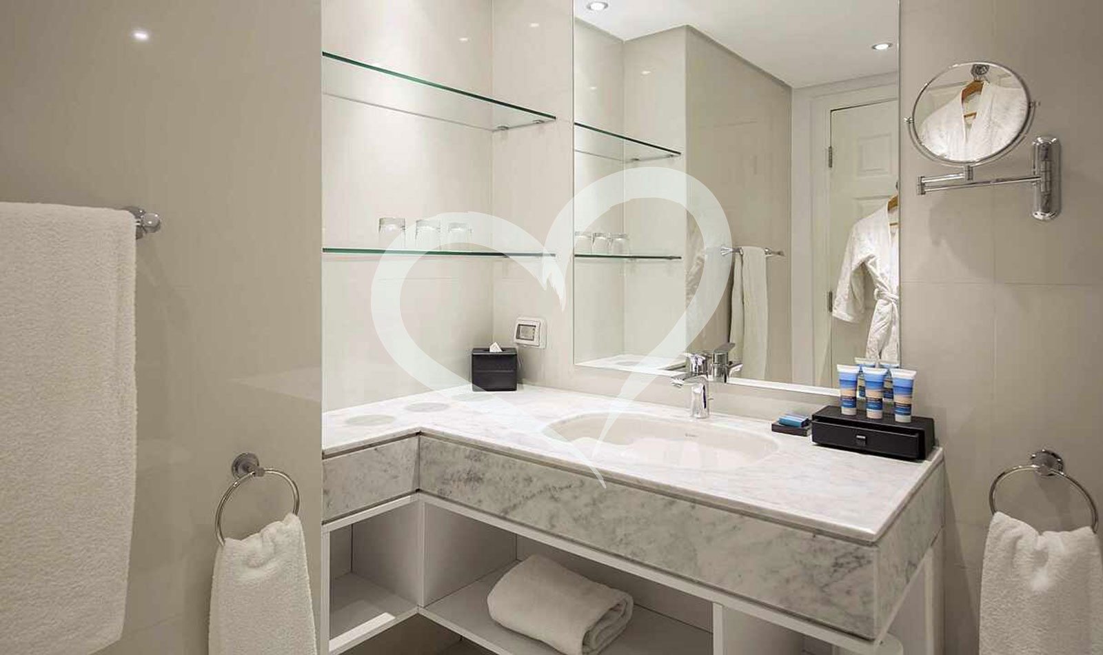 Double Room Economy