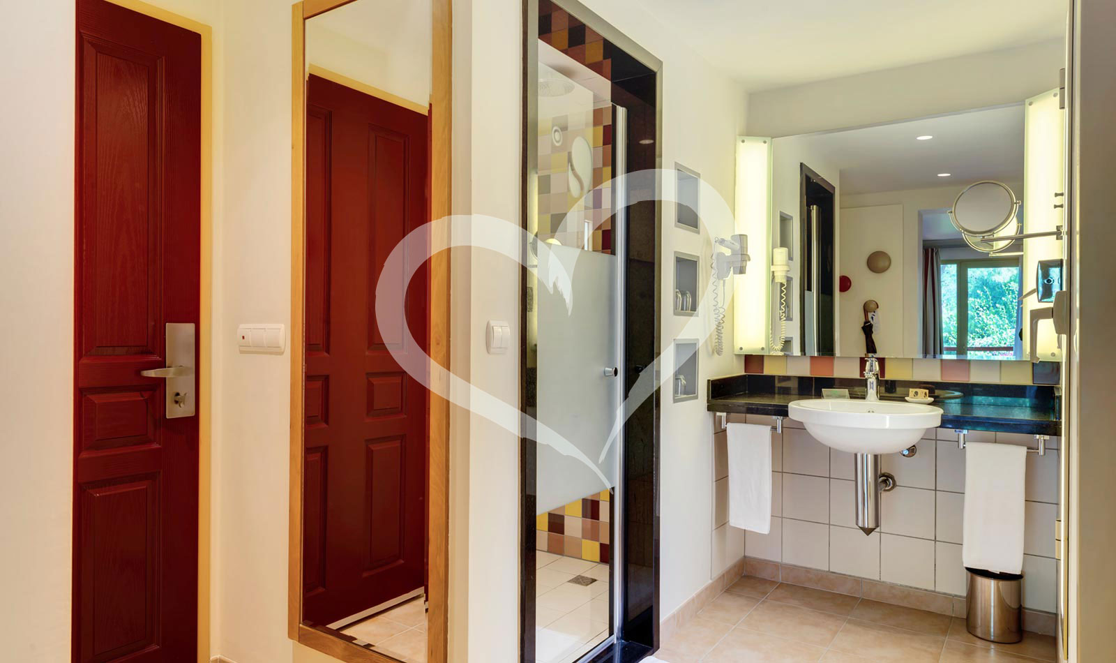 Double Room Economy