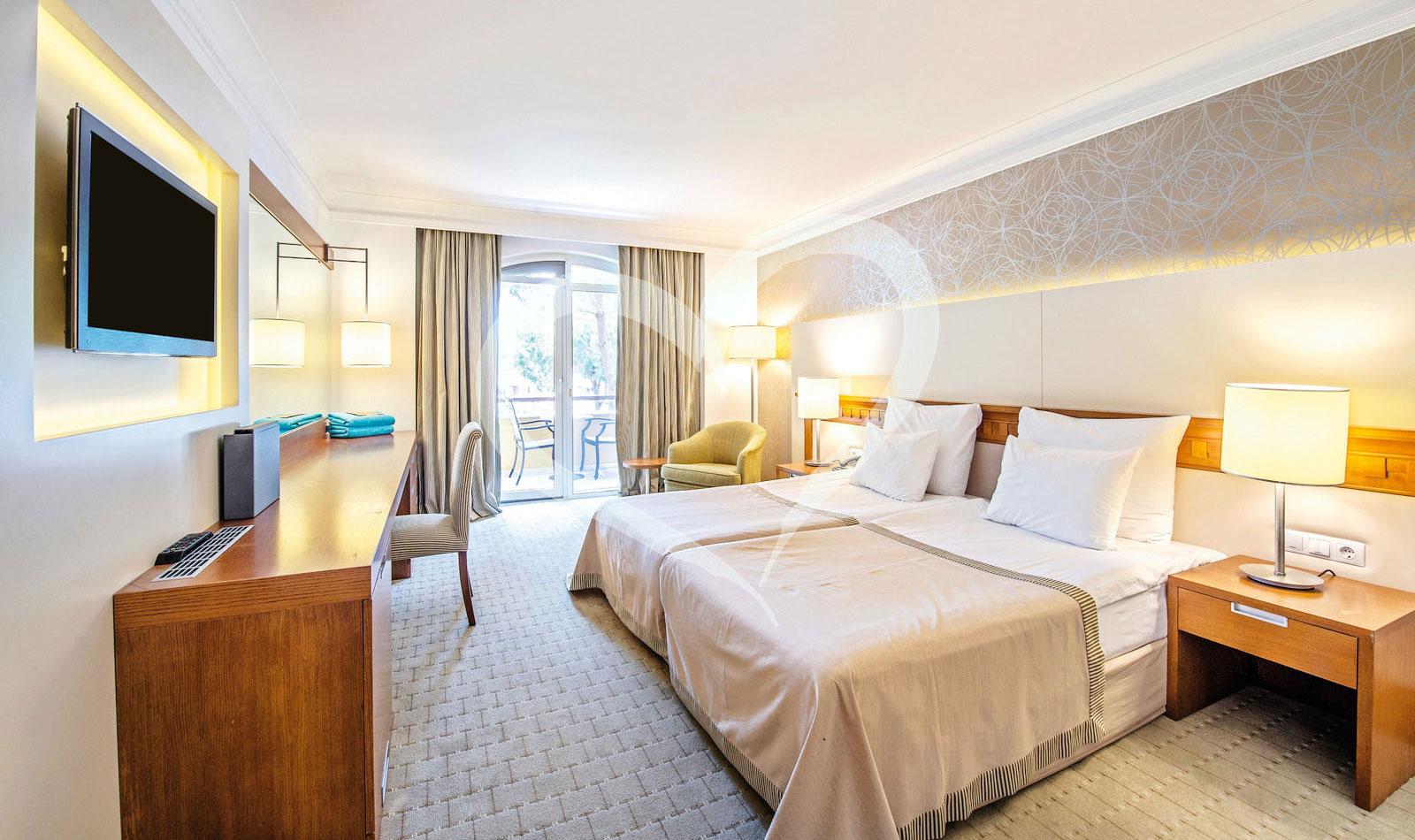 Double Room Economy